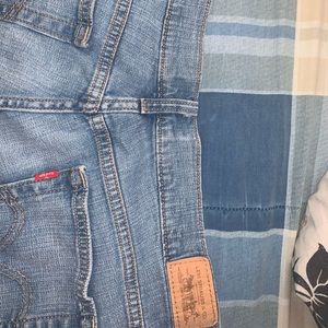 515 Women Levi Jeans